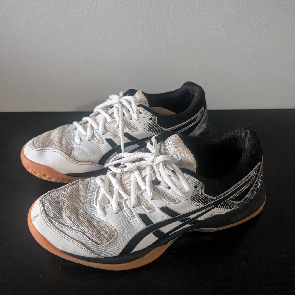 ASICS Gel Rocket Women’s White Volleyball Shoes Size 6.5